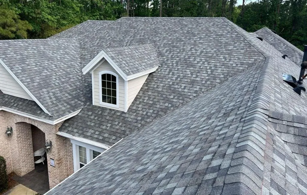 Asphalt shingles roofing installation